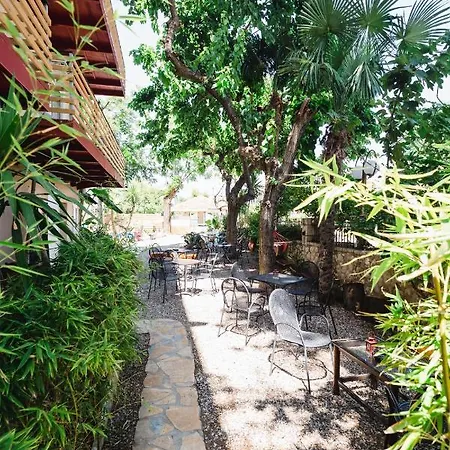 爱奥尼亚天堂公寓式酒店