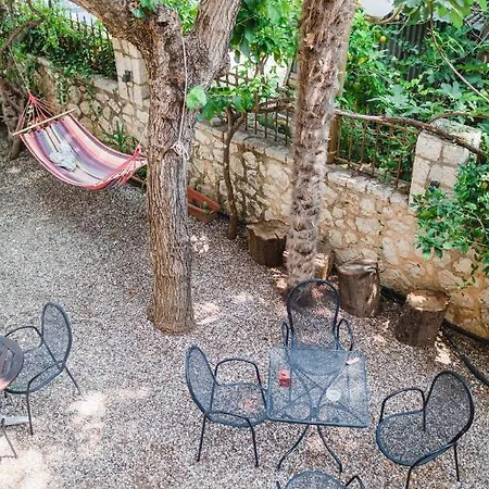 爱奥尼亚天堂公寓式酒店