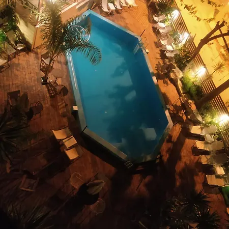 爱奥尼亚天堂公寓式酒店 * 奈德里